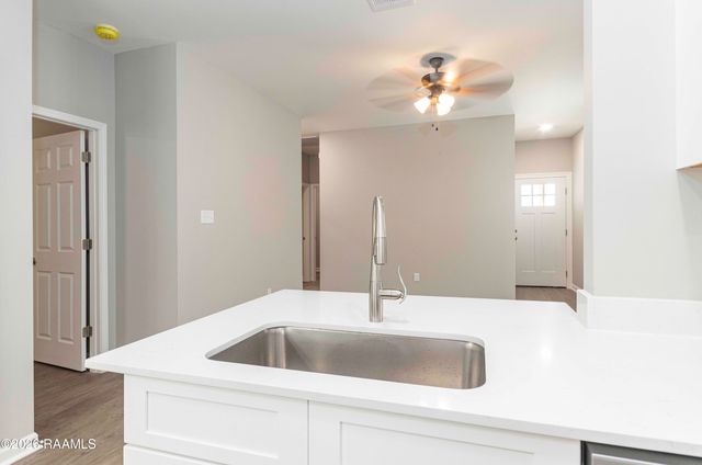 100 Jantz Drive, Lafayette, LA 70506