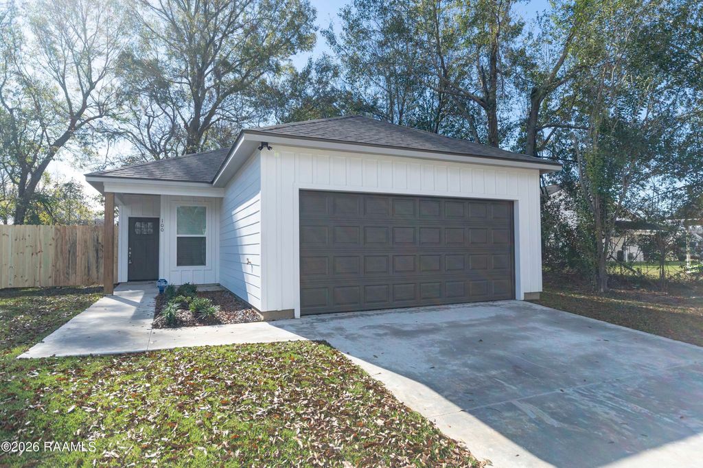 100 Jantz Drive, Lafayette, LA 70506