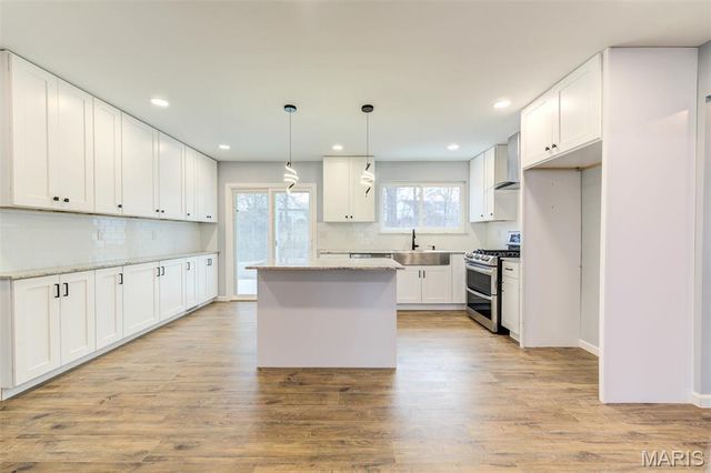 114 Lea Meadows Drive, Ballwin, MO 63011