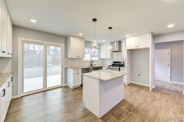 114 Lea Meadows Drive, Ballwin, MO 63011