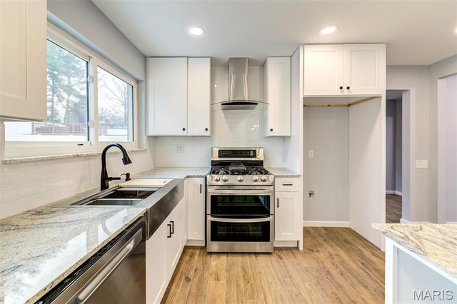 114 Lea Meadows Drive, Ballwin, MO 63011