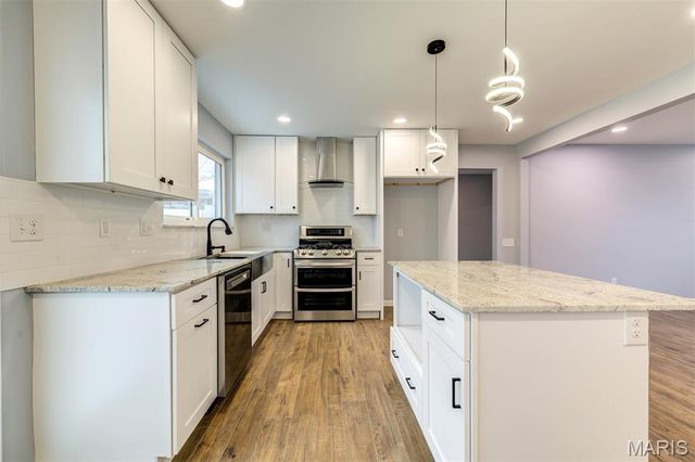 114 Lea Meadows Drive, Ballwin, MO 63011