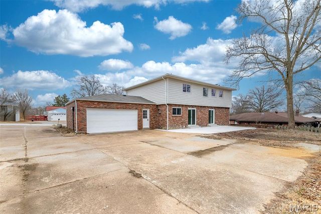 114 Lea Meadows Drive, Ballwin, MO 63011