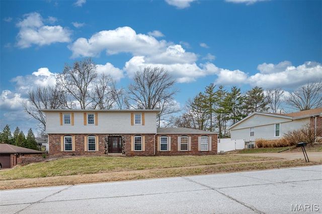 114 Lea Meadows Drive, Ballwin, MO 63011