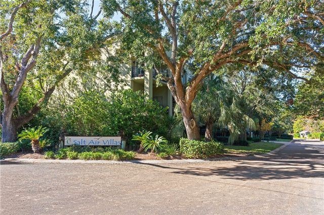 150 Salt Air Drive 201, St Simons Island, GA 31522