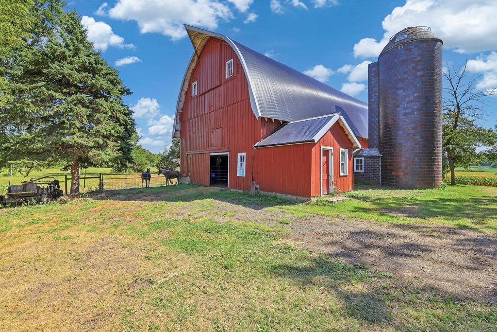 24951 Meridian Circle, Belle Plaine, MN 56011 — exterior