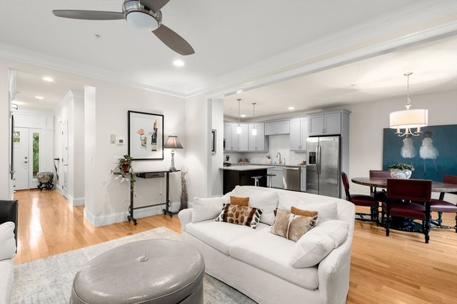 1 Green Ln 1, Framingham, MA 01701