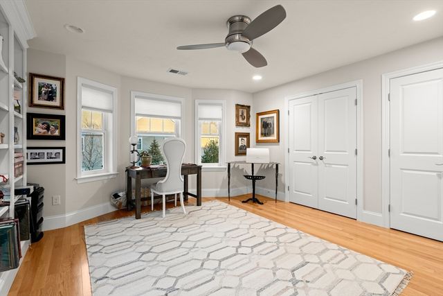 1 Green Ln 1, Framingham, MA 01701