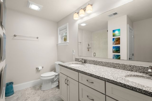 1 Green Ln 1, Framingham, MA 01701