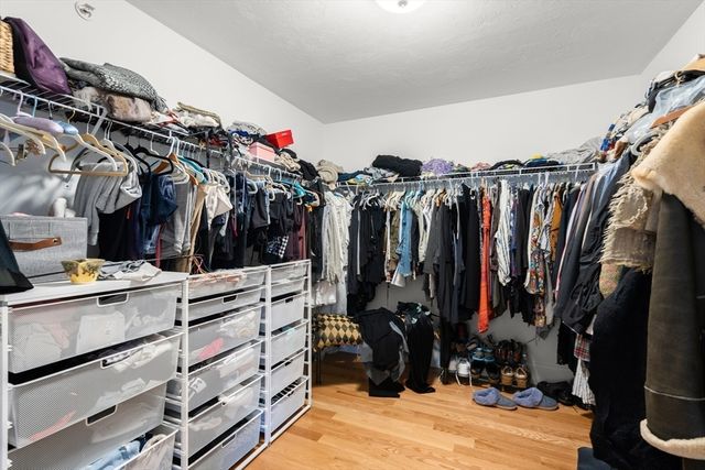 1 Green Ln 1, Framingham, MA 01701