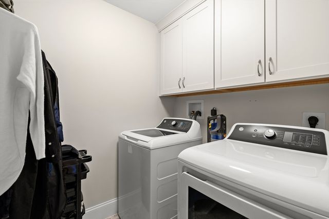 1 Green Ln 1, Framingham, MA 01701