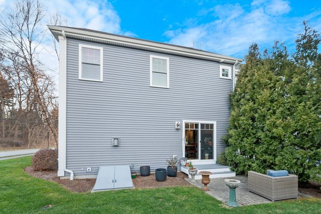 1 Green Ln 1, Framingham, MA 01701