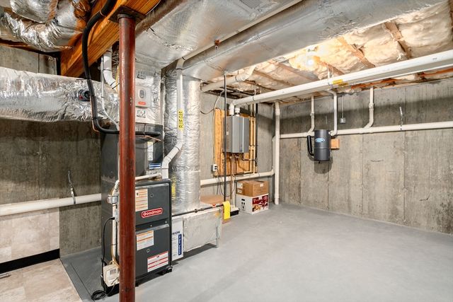 1 Green Ln 1, Framingham, MA 01701