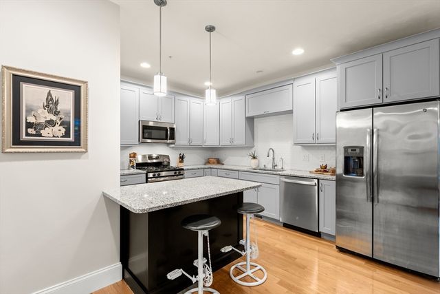 1 Green Ln 1, Framingham, MA 01701
