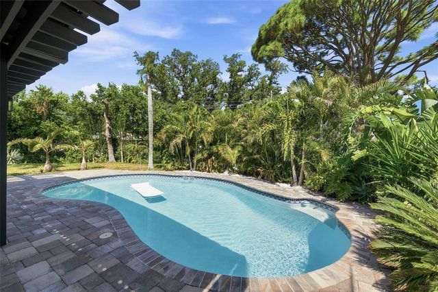 14297 GENEVA DRIVE, Largo, FL 33774