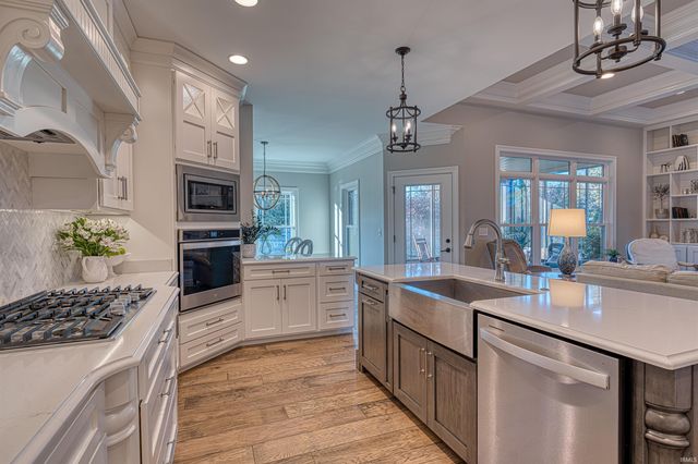 1227 Lakefield Drive, Newburgh, IN 47630