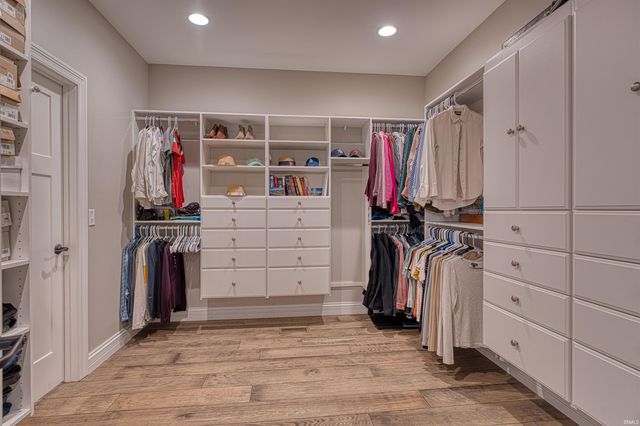 1227 Lakefield Drive, Newburgh, IN 47630