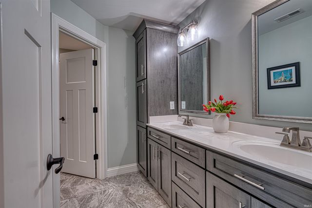 1227 Lakefield Drive, Newburgh, IN 47630