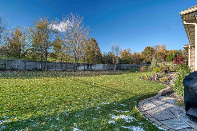 1227 Lakefield Drive, Newburgh, IN 47630