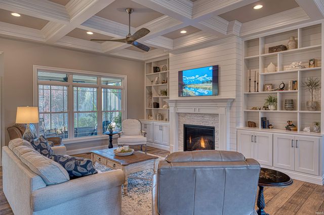 1227 Lakefield Drive, Newburgh, IN 47630