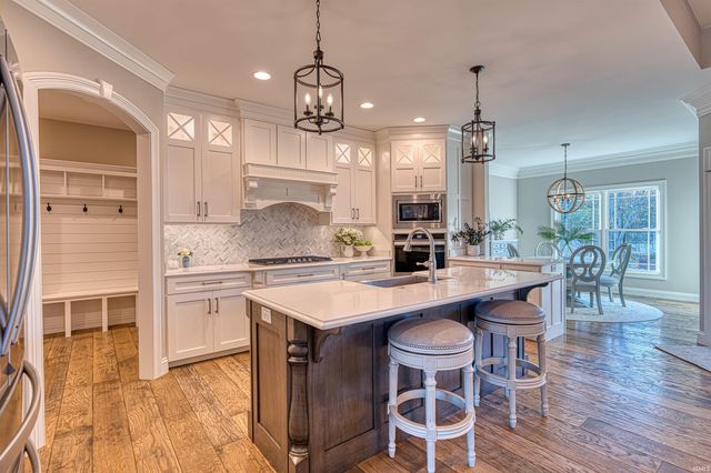 1227 Lakefield Drive, Newburgh, IN 47630