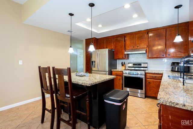 4100 Highland Hills Street, Bakersfield, CA 93308