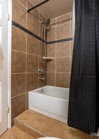 4100 Highland Hills Street, Bakersfield, CA 93308