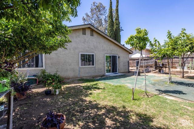 4100 Highland Hills Street, Bakersfield, CA 93308