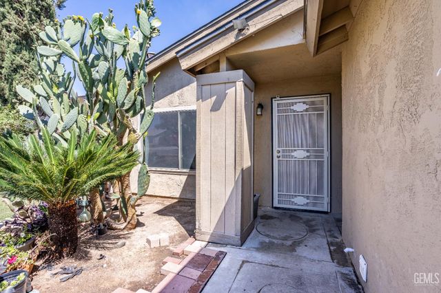 4100 Highland Hills Street, Bakersfield, CA 93308