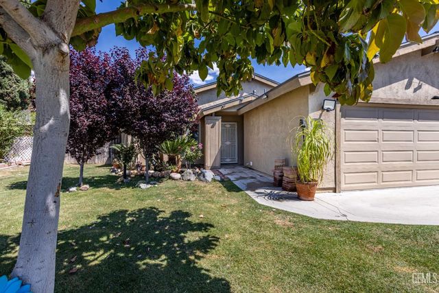 4100 Highland Hills Street, Bakersfield, CA 93308