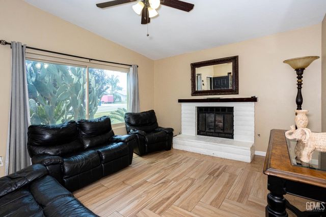 4100 Highland Hills Street, Bakersfield, CA 93308