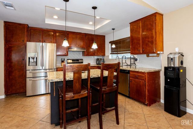 4100 Highland Hills Street, Bakersfield, CA 93308