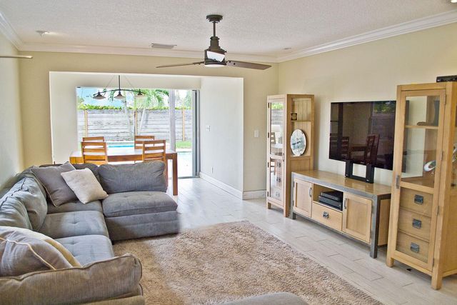 922 Turner Road, Delray Beach, FL 33483