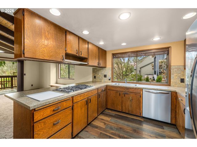 4760 DOGWOOD Dr, Lake Oswego, OR 97035