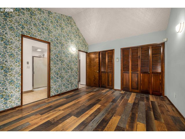 4760 DOGWOOD Dr, Lake Oswego, OR 97035