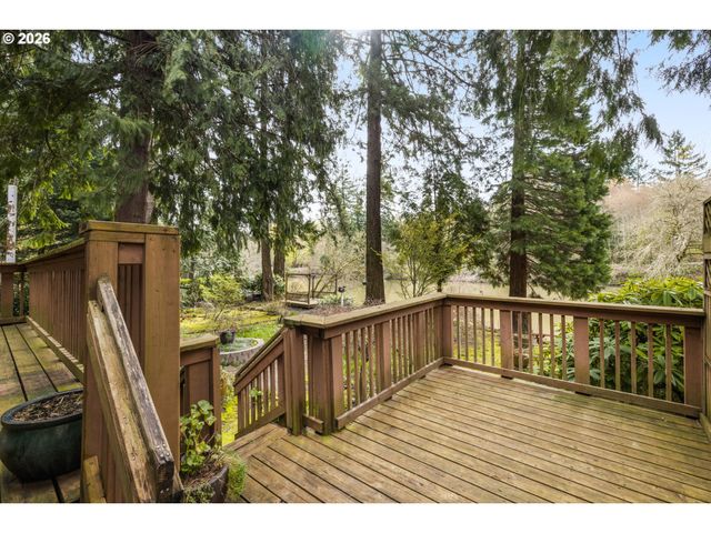 4760 DOGWOOD Dr, Lake Oswego, OR 97035