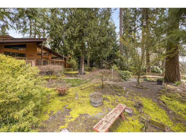 4760 DOGWOOD Dr, Lake Oswego, OR 97035