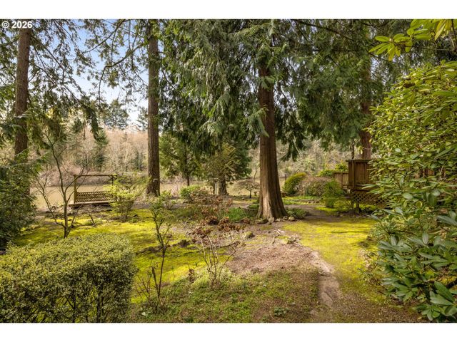 4760 DOGWOOD Dr, Lake Oswego, OR 97035