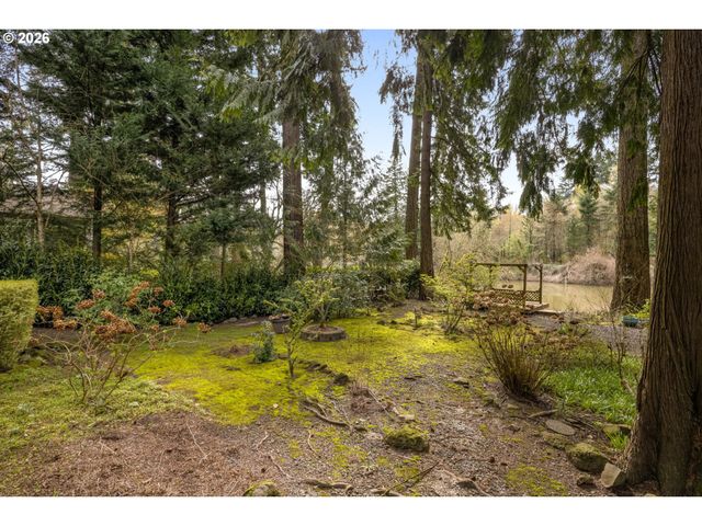 4760 DOGWOOD Dr, Lake Oswego, OR 97035