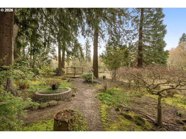 4760 DOGWOOD Dr, Lake Oswego, OR 97035