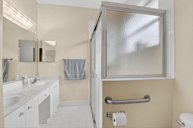 10612 Royal Caribbean Circle, Boynton Beach, FL 33437