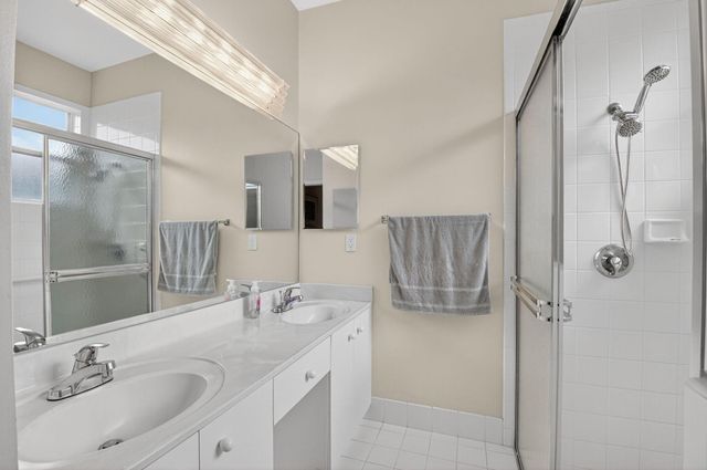 10612 Royal Caribbean Circle, Boynton Beach, FL 33437