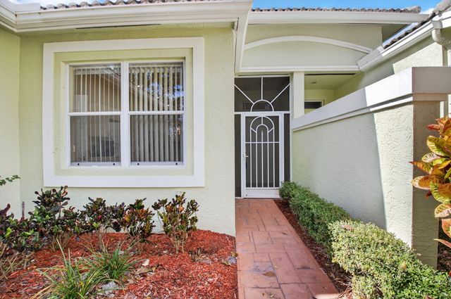 10612 Royal Caribbean Circle, Boynton Beach, FL 33437
