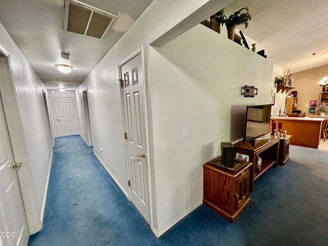 2075 SW Allen Creek Road, Grants Pass, OR 97527