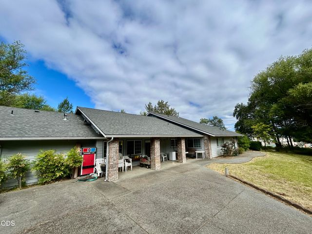 2075 SW Allen Creek Road, Grants Pass, OR 97527