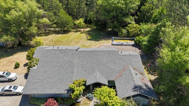 2075 SW Allen Creek Road, Grants Pass, OR 97527