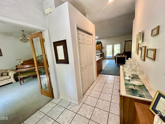 2075 SW Allen Creek Road, Grants Pass, OR 97527