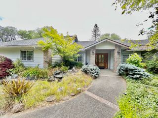 2075 SW Allen Creek Road, Grants Pass, OR 97527