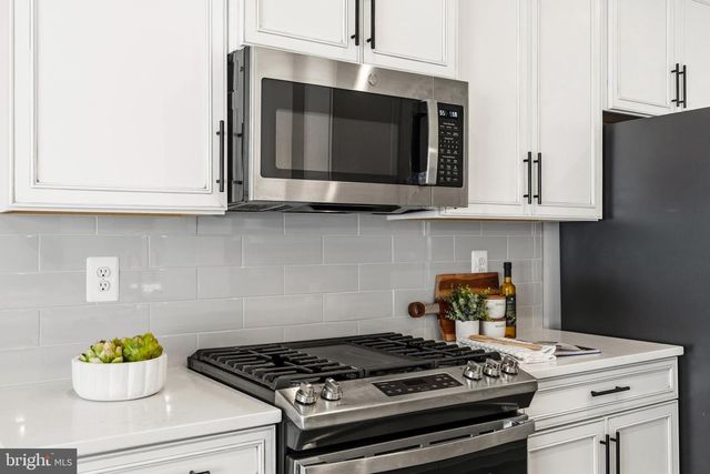 205 BAUGHMANS LN, Frederick, MD 21702