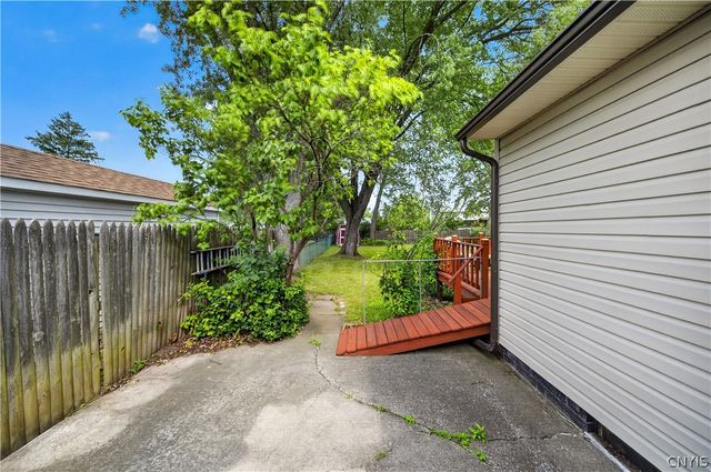 305 Hanover Avenue, Salina, NY 13088